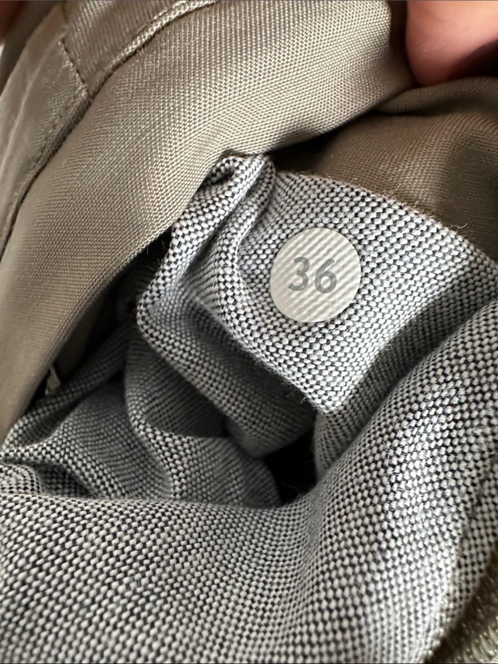 Lululemon Men's ABC Commission Classic Fit Trouser Pants Size 36 Nomad Khaki